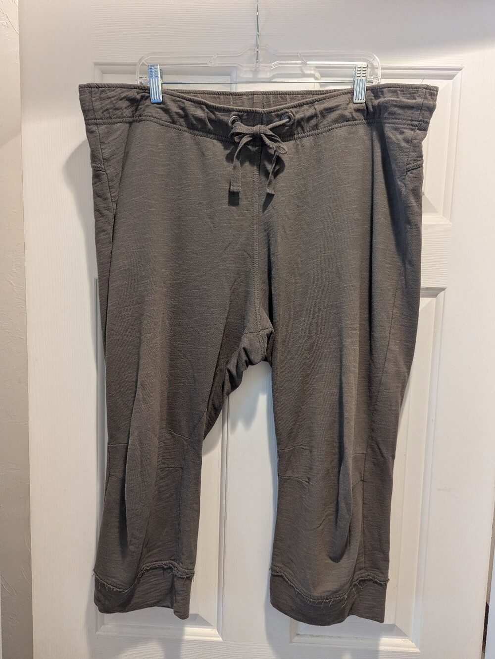 Label of Graded Goods L.O.G.G. H&M Olive Green  Slouchy Capri Pants Sz XL *GUC
